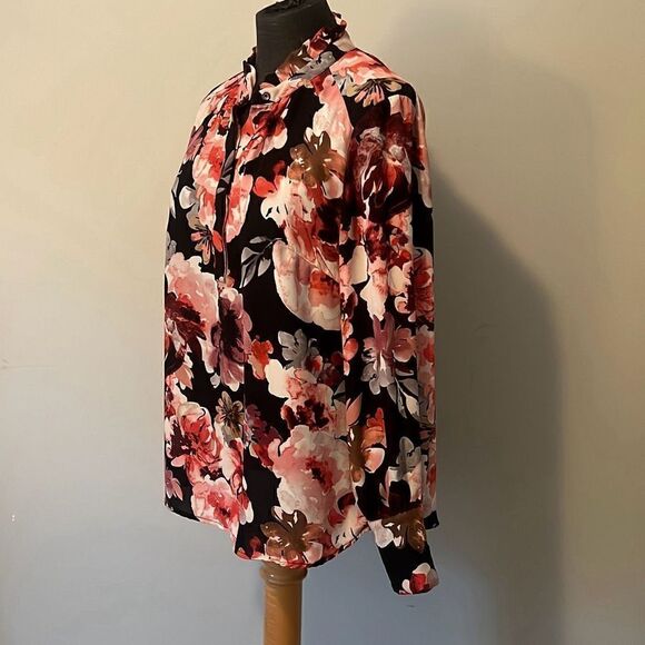 Women's Multicolor Floral Button Front Collared Long Sleeve Blouse - Picture 3 of 9